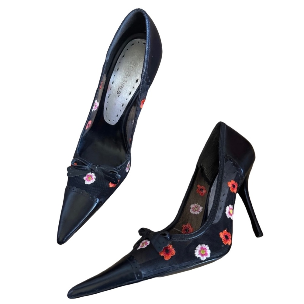 Vintage leather pointed toe heels